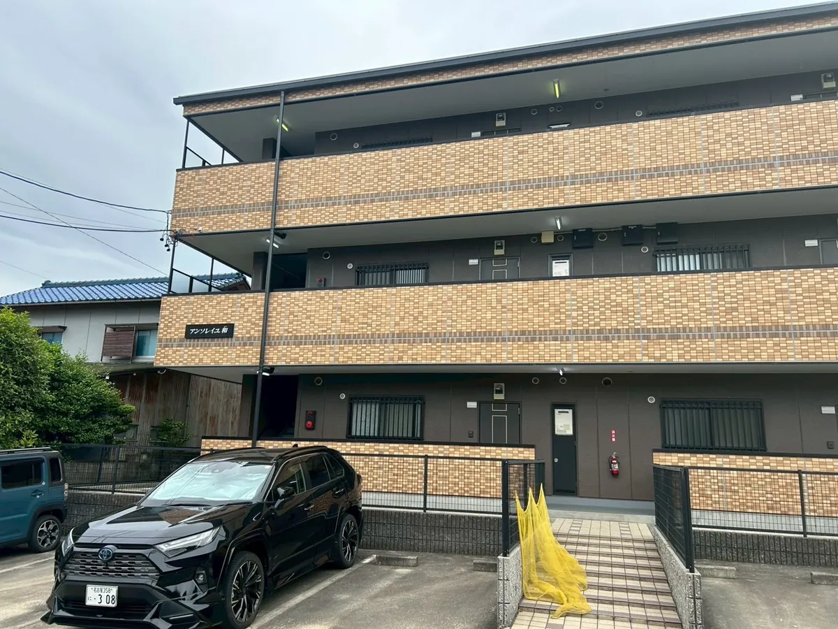 施工前のマンション外観