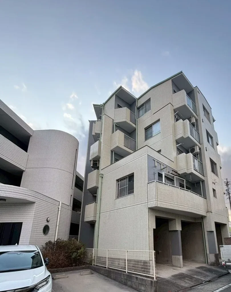 施工後。塗り替えた中川区のマンション外観