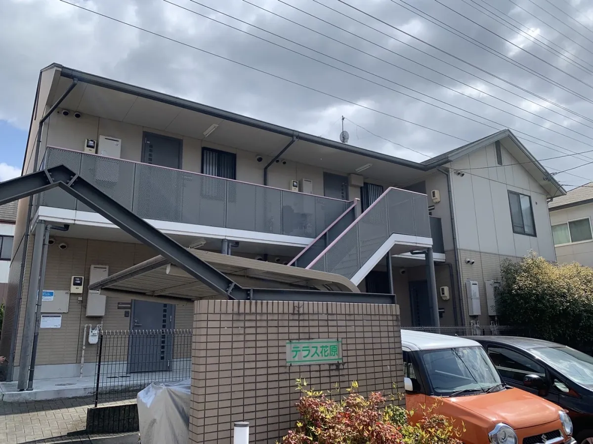 施工前。築30年のアパート外観